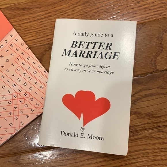 Word Searh & Daily guide Bible related (books) (read)(reading) - Picture 2 of 5